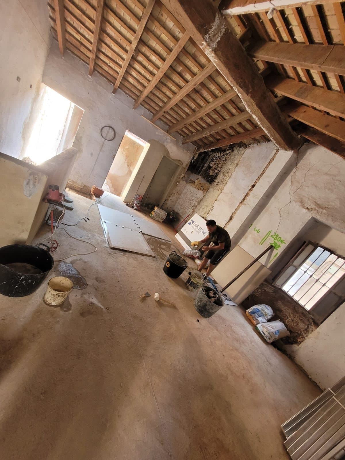 Casa en Godella en proceso de transformación por Arena Capital